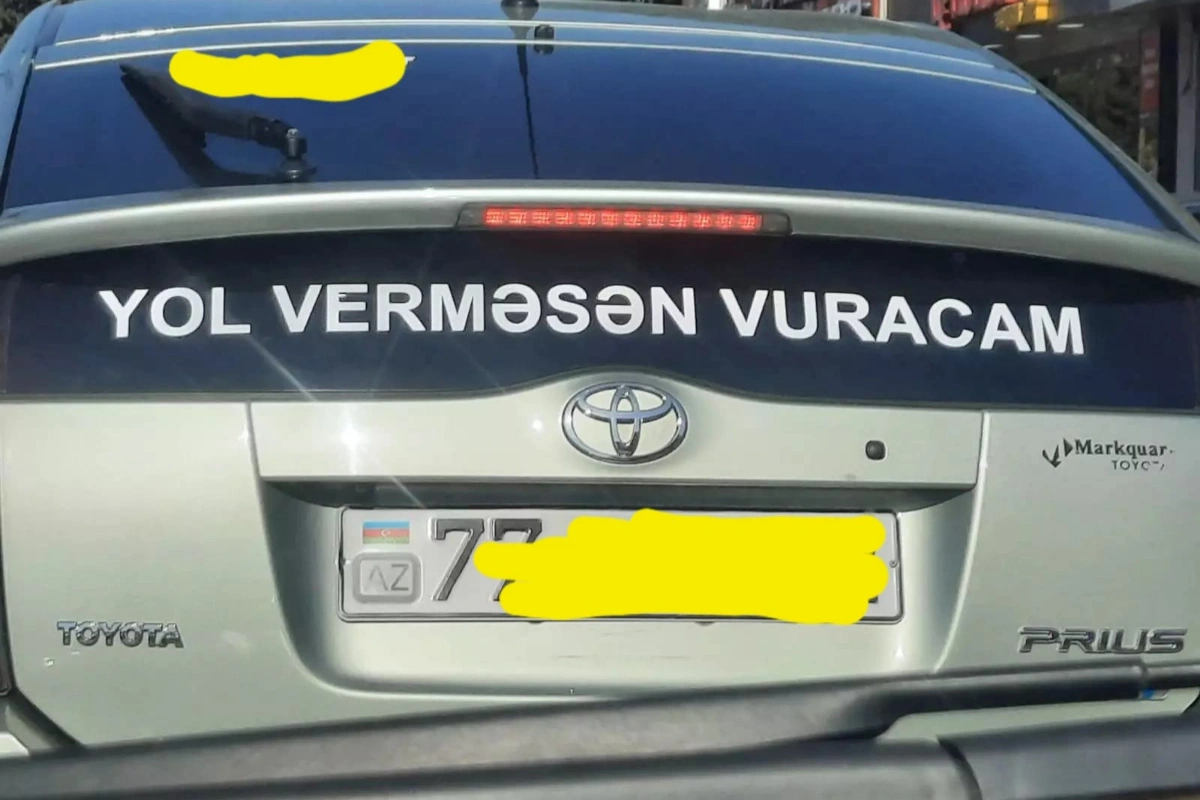 DYP-dən avtomobilinin şüşələrinə yazı yazan sürücülərə XƏBƏRDARLIQ - FOTO